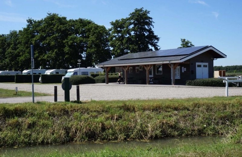 Ruime plaatsen van 100m²